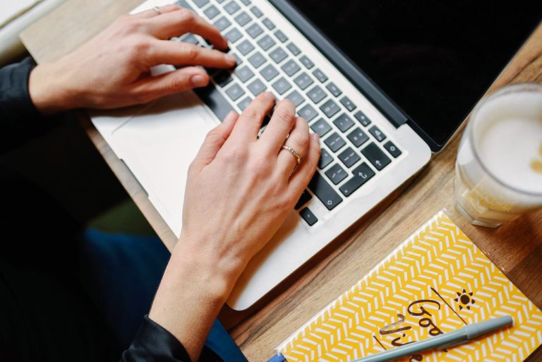 Mirjam Broekhof Fotografie, Beeldbank, beeldbankshoot, zakelijke shoot, fotoshoot, zakelijk, ondernemen, ondernemers, online zichtbaarheid, vrouwelijke ondernemer, portretshoot, zakelijk portret, Culemborg