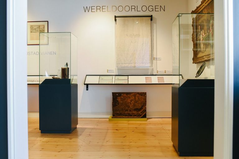 Stedelijk Museum Vianen, beeldbank, beeldbankshoot, Mirjam Broekhof Fotografie, museum, zakelijke shoot, personal branding, personal branding fotografie, personal branding fotograaf, barbie, tentoonstelling, portretfotografie