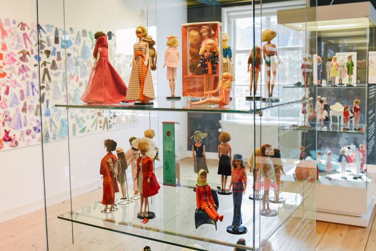 Stedelijk Museum Vianen, beeldbank, beeldbankshoot, Mirjam Broekhof Fotografie, museum, zakelijke shoot, personal branding, personal branding fotografie, personal branding fotograaf, barbie, tentoonstelling, portretfotografie