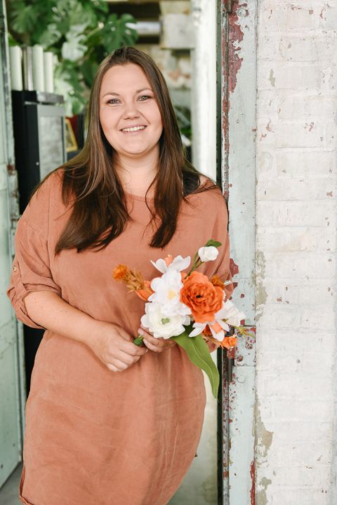 Creatieve ondernemer, bloemen, beeldbankshoot, ondernemersshoot, ondernemen, ondernemer, personal branding shoot, culemborg, fotoshoot, portretshoot, portretfotograaf, portretfotografie, fotograaf Culemborg, Mirjam Broekhof Fotografie