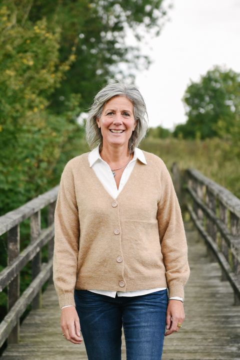 vrouwelijke ondernemer, portretfotograaf, portretfotografie, personalbrandingfotografie, coach, ondernemende vrouwen, zakenvrouw, natuur, daglicht